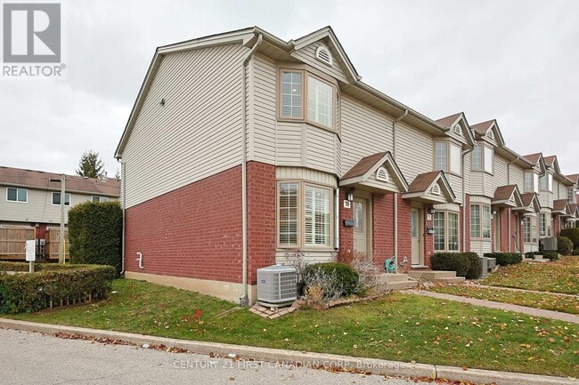 Building Photo - 70 Chapman Ct