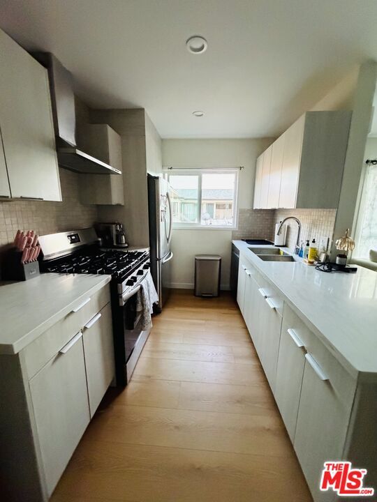 Foto del edificio - 348 Rexford Dr