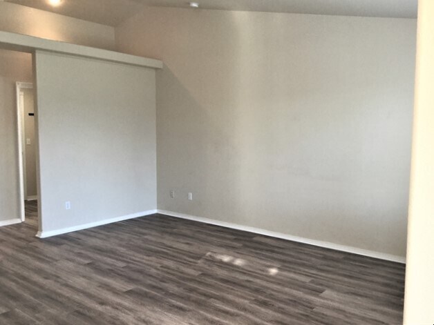 Building Photo - 1521 W Kesler Dr
