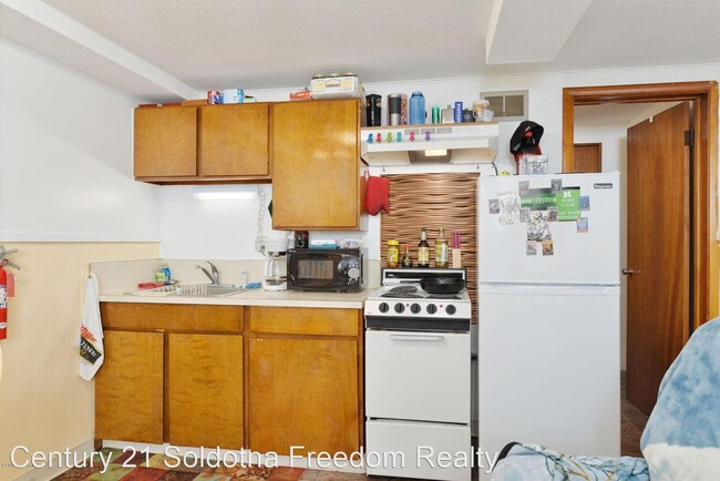 Building Photo - 507 S Willow St