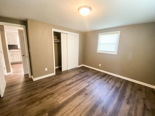 Foto del edificio - 5653 N 94th St