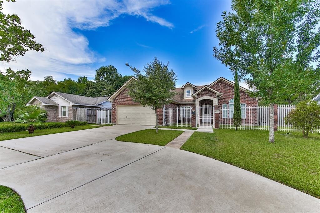 Foto principal - 7815 Fondren Rd