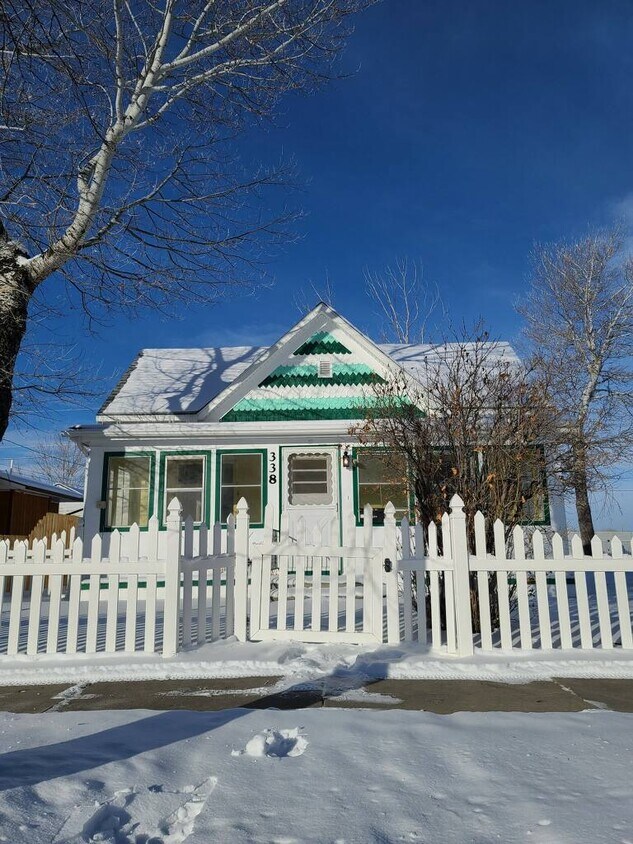 Foto principal - 338 N 2nd St