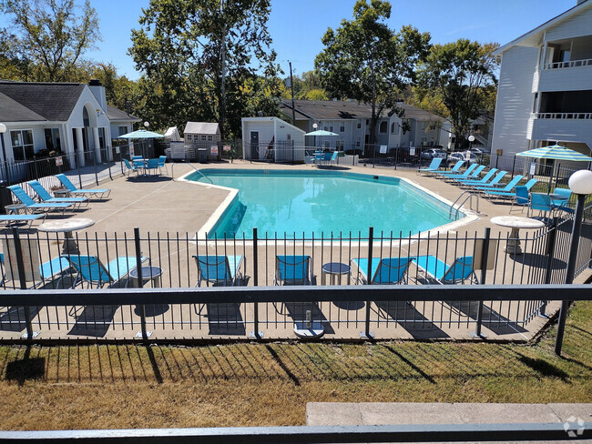 Building Photo - Pebble Creek Apartments