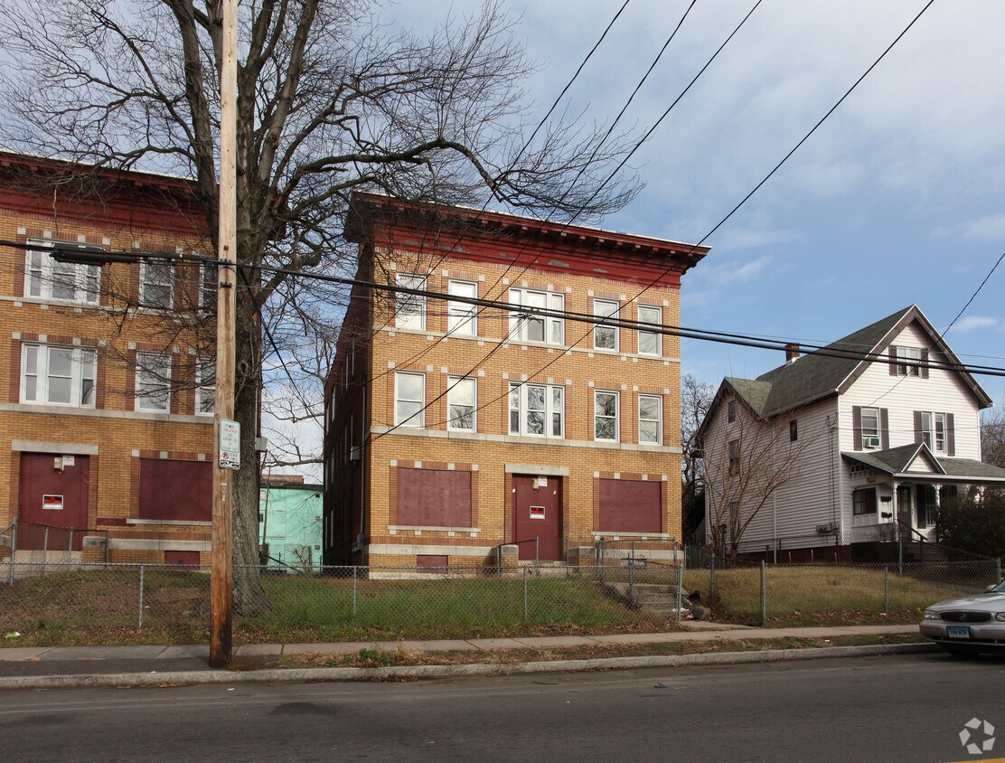 Foto del edificio - 154 Westland St