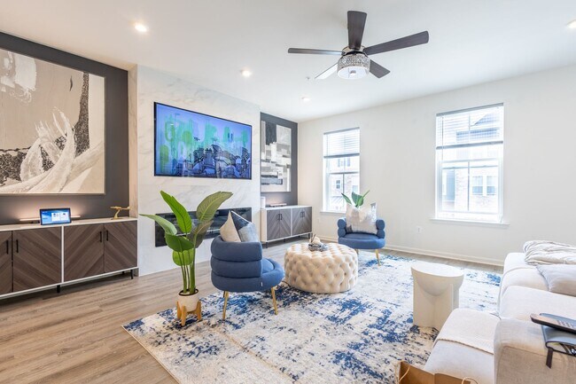 Building Photo - Stunning 3 BR/2 Full BA & 2 Half BA Townhome in Severn!