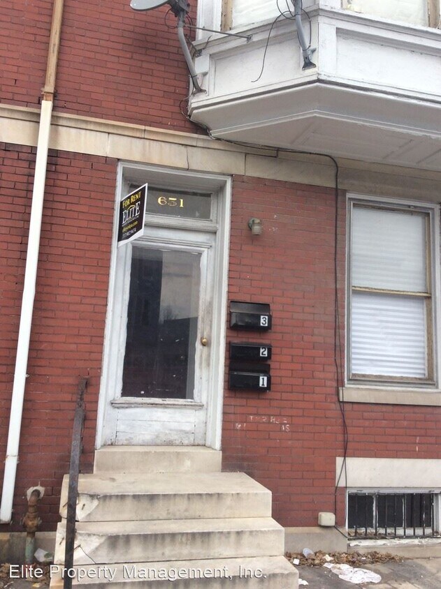Primary Photo - 2 br, 1 bath House - 651 W. Market St., Ap...