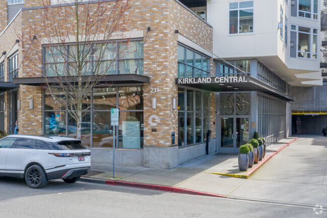 Foto del edificio - Kirkland Central Condominiums