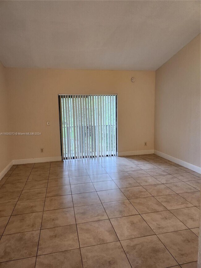 Building Photo - 4171-4179 NW 114th Ave