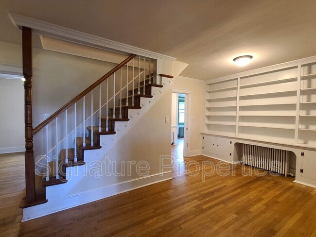 Building Photo - 13 Manse Rd