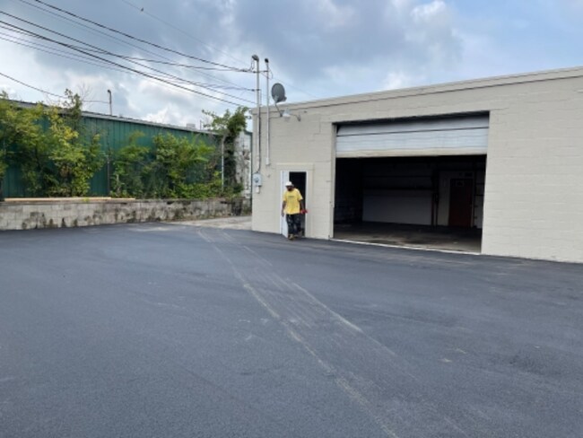 Building Photo - 715 E Loudon Ave