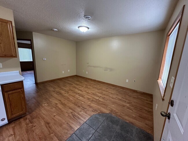 Foto del edificio - 1521 6th St E