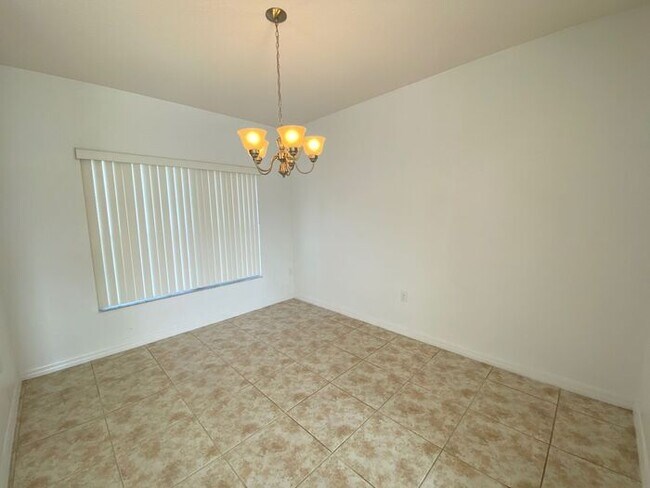 Foto del edificio - Bella Pointe-Yacht Club Drive Kissimmee, F...