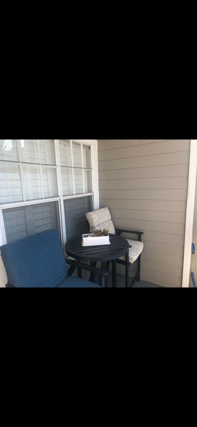 Building Photo - 800 S Dakota Ave