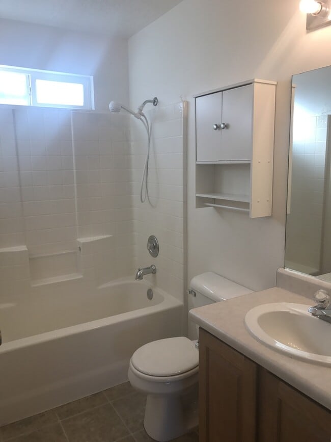 Building Photo - Dixie Downs Condo