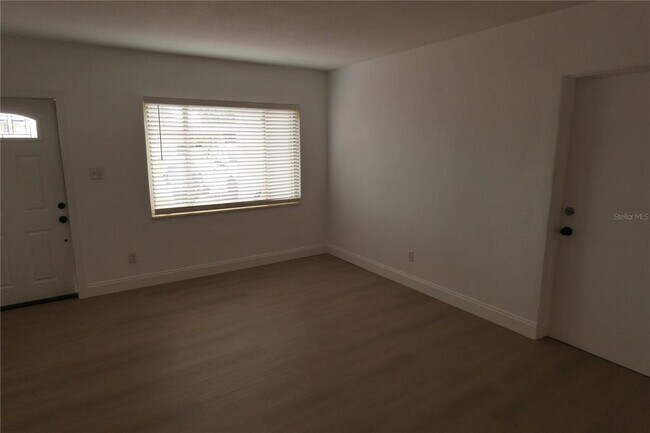 Foto del edificio - 8468 7th Way N