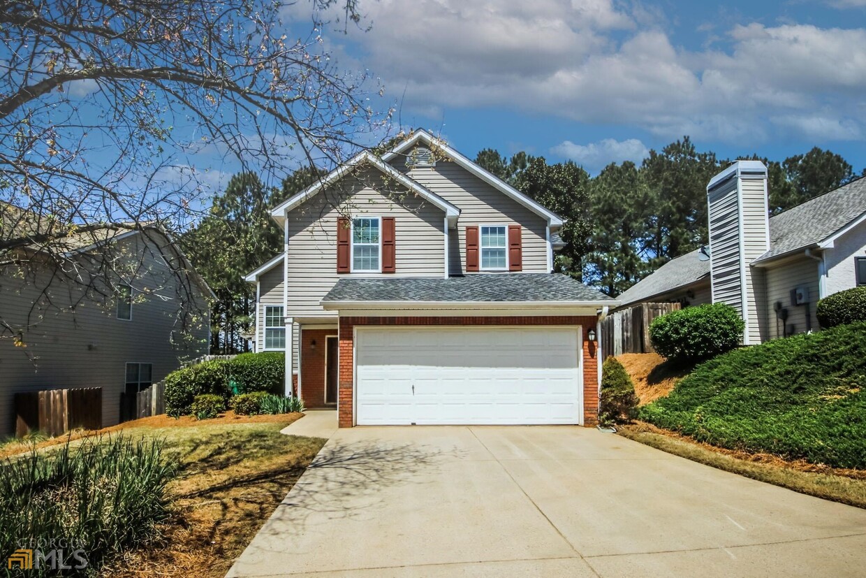Primary Photo - 121 Stoneforest Dr