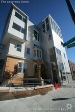 Building Photo - 2 Beech St