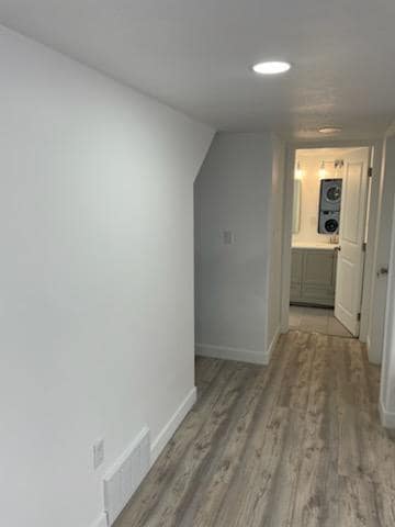 Foto del edificio - 3-6 month Lease- Beautiful Basement Apartment with Private Entrance