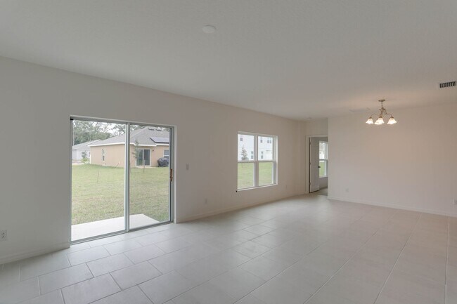 Building Photo - 829 Avenal Ln