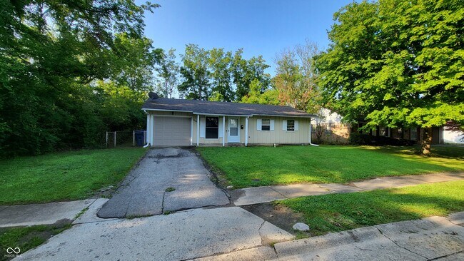 Building Photo - 9425 Rochelle Dr