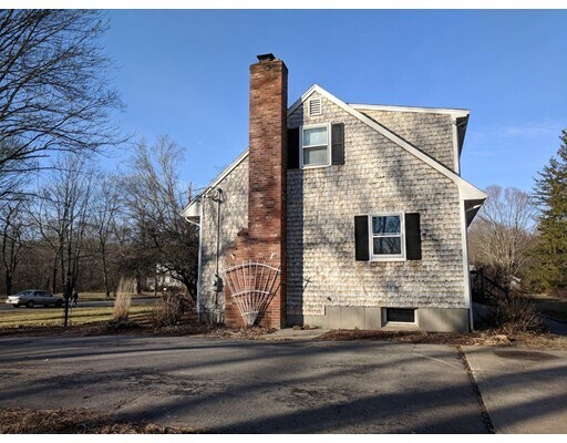 Building Photo - 368 Old Post Rd