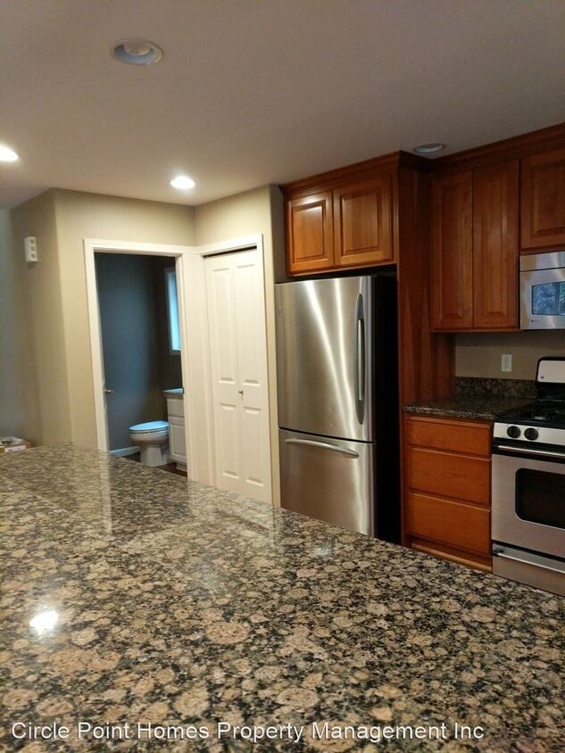 Primary Photo - 3 br, 3.5 bath House - 512B 11th Ave E