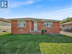 Building Photo - 2475 Meighen Rd