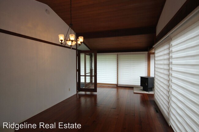 Foto del edificio - 3 br, 1.5 bath House - 1917 Cherry Dr