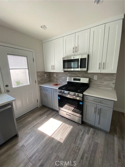 Building Photo - 8339 Glencrest Dr