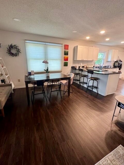 Foto principal - 353 E Main St