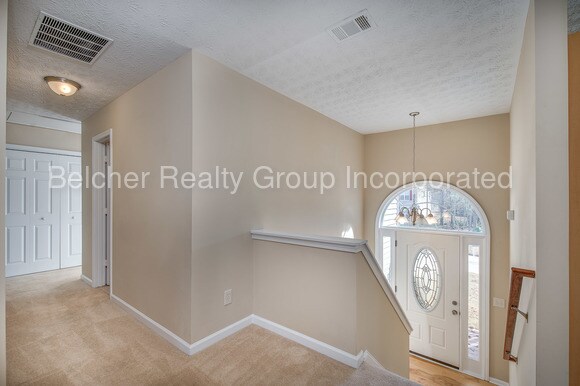 Building Photo - 120 Longcreek Dr