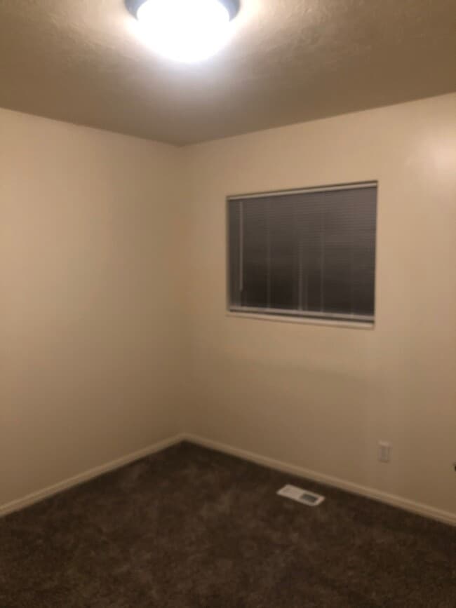 Building Photo - 12272 S 2700 W