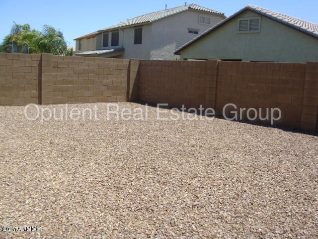 Building Photo - 3915 S Coach House Dr