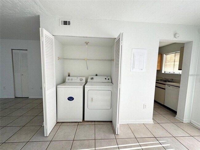 Foto del edificio - 2300 SW 43rd St