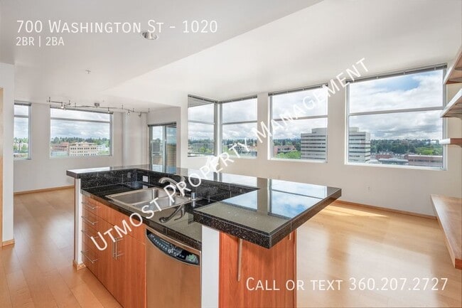 Building Photo - 2BD Luxury Condo 10th Floor Penthouse Suit...