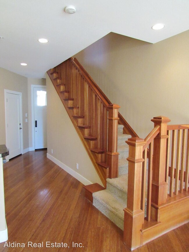 Building Photo - 2 br, 2.5 bath House - 125 Atherton Loop
