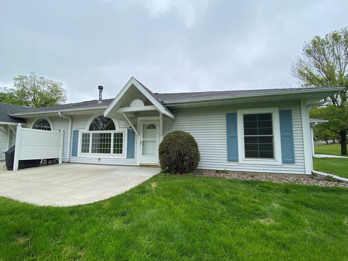 Foto principal - 1902 Cabernet Ln NW