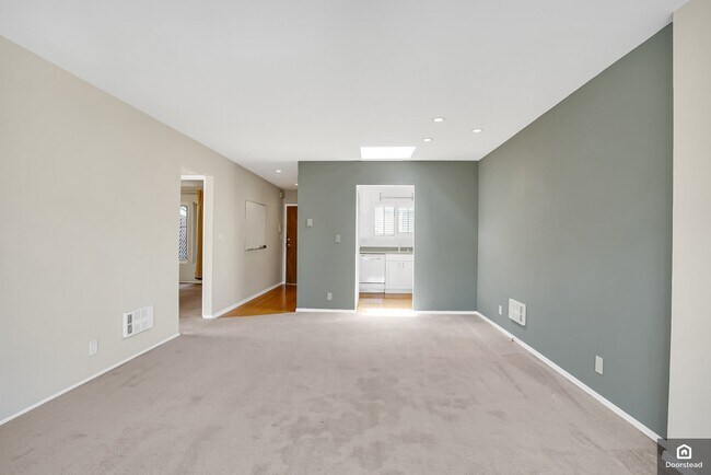Building Photo - 1464 Grove St