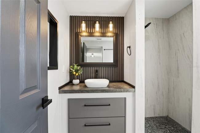 Building Photo - 3120 Mercer Rd