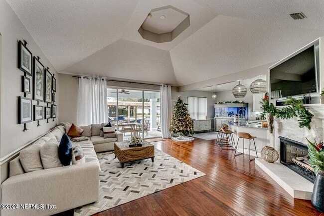Building Photo - 4346 Tradewinds Dr
