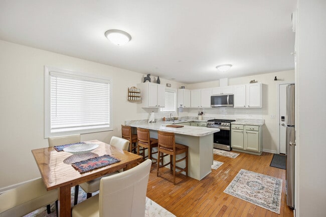 Building Photo - 7611 South Dr