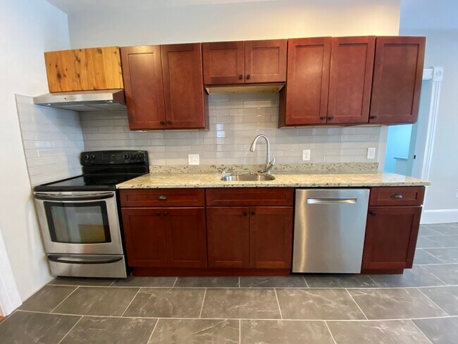 Kitchen - 32 Uxbridge St