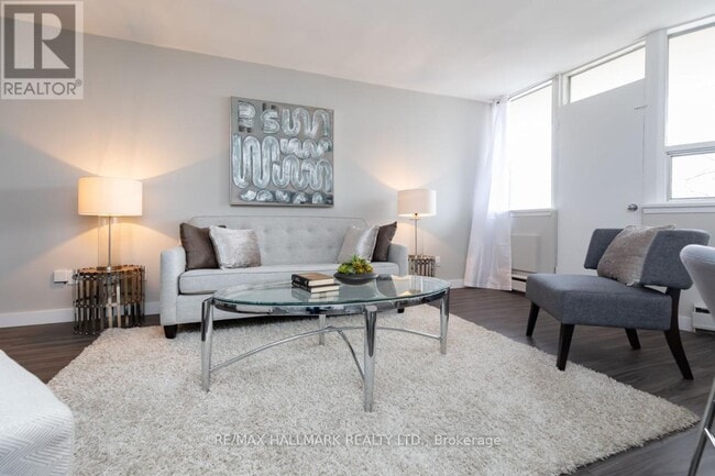 Building Photo - 4340 Bloor St W