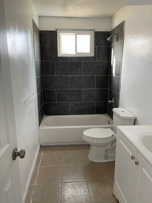 Foto del edificio - 730 N 70th St