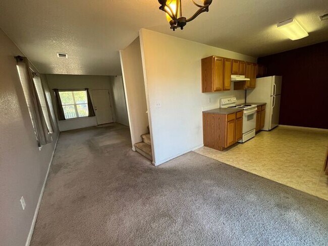 Building Photo - Great Townhome in North Fort Collins