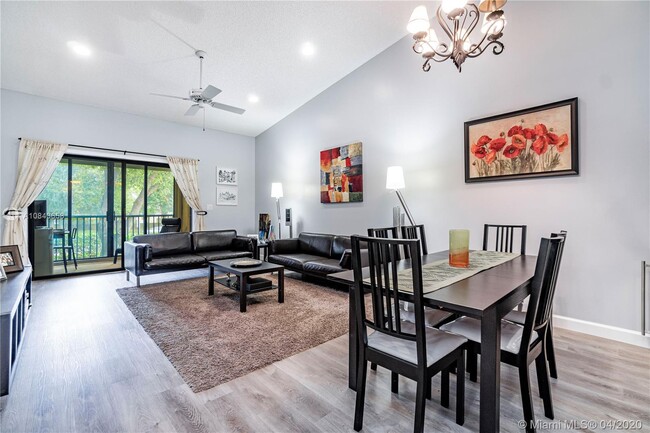 Foto del edificio - 9609 Riverside Dr