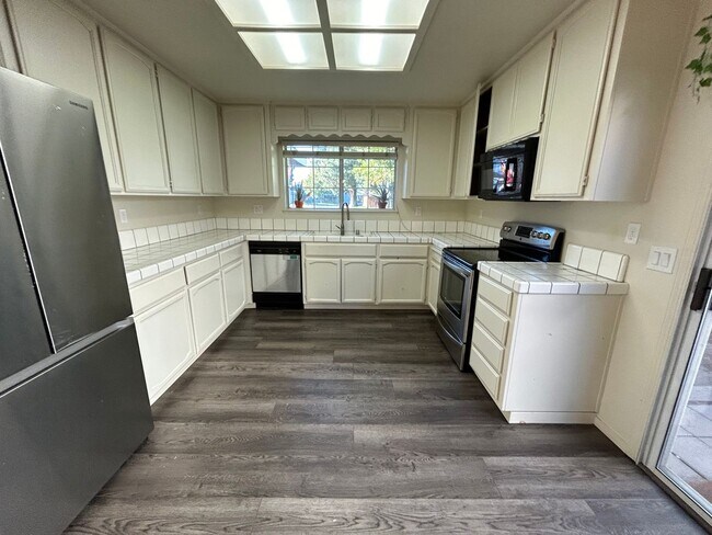 Foto del edificio - 1887 Shadow Park Dr