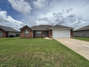 Building Photo - 26 Mustang Dr
