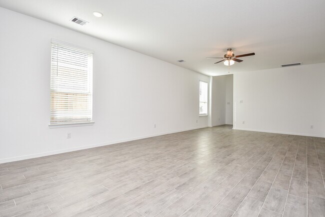 Building Photo - 5714 Tabula Rasa Dr